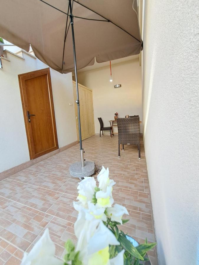 Meressa Nina&Leo Studio Apartments Novigrad  Exterior photo