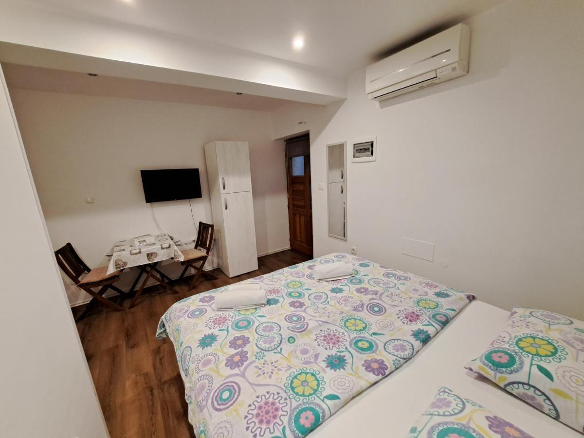 Meressa Nina&Leo Studio Apartments Novigrad  Exterior photo