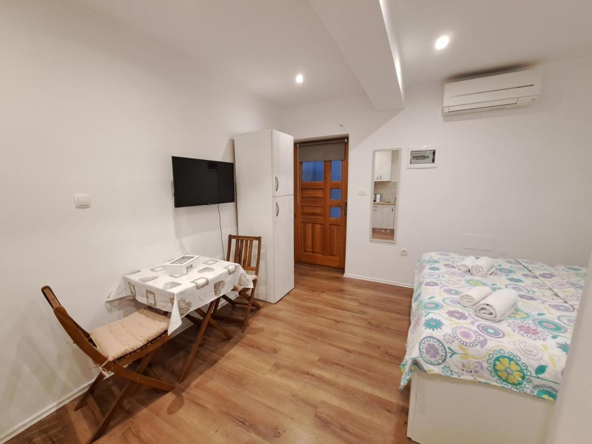 Meressa Nina&Leo Studio Apartments Novigrad  Exterior photo