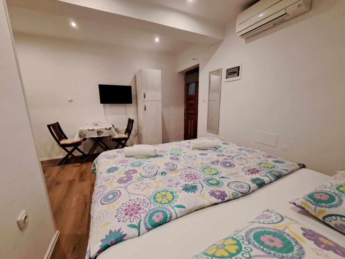 Meressa Nina&Leo Studio Apartments Novigrad  Exterior photo