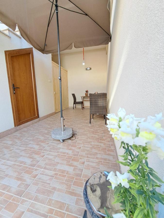 Meressa Nina&Leo Studio Apartments Novigrad  Exterior photo