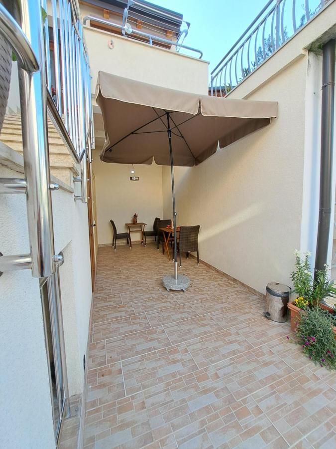 Meressa Nina&Leo Studio Apartments Novigrad  Exterior photo